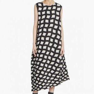 Black and White Geometric Pattern Pleats Dress